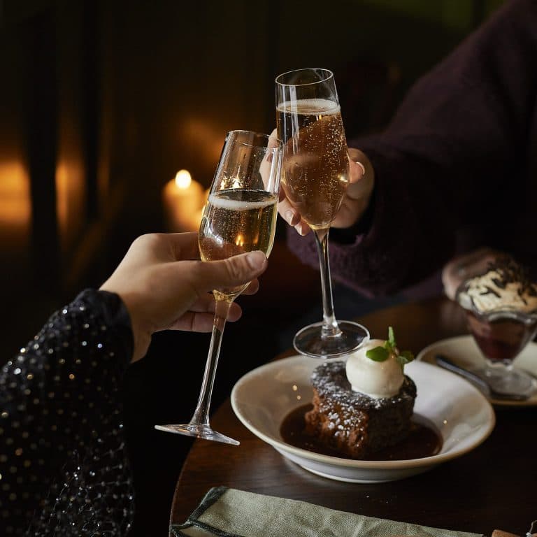 Cover Image for Complimentary Festive Fizz this Christmas at The George & Dragon